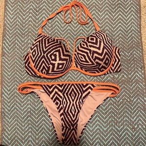 Women’s swim suit